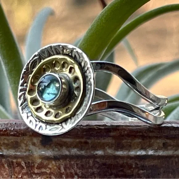 Two Tone Green Tourmaline Cabochon Sterling Silver Ring | sz 9 - Picture 4 of 11